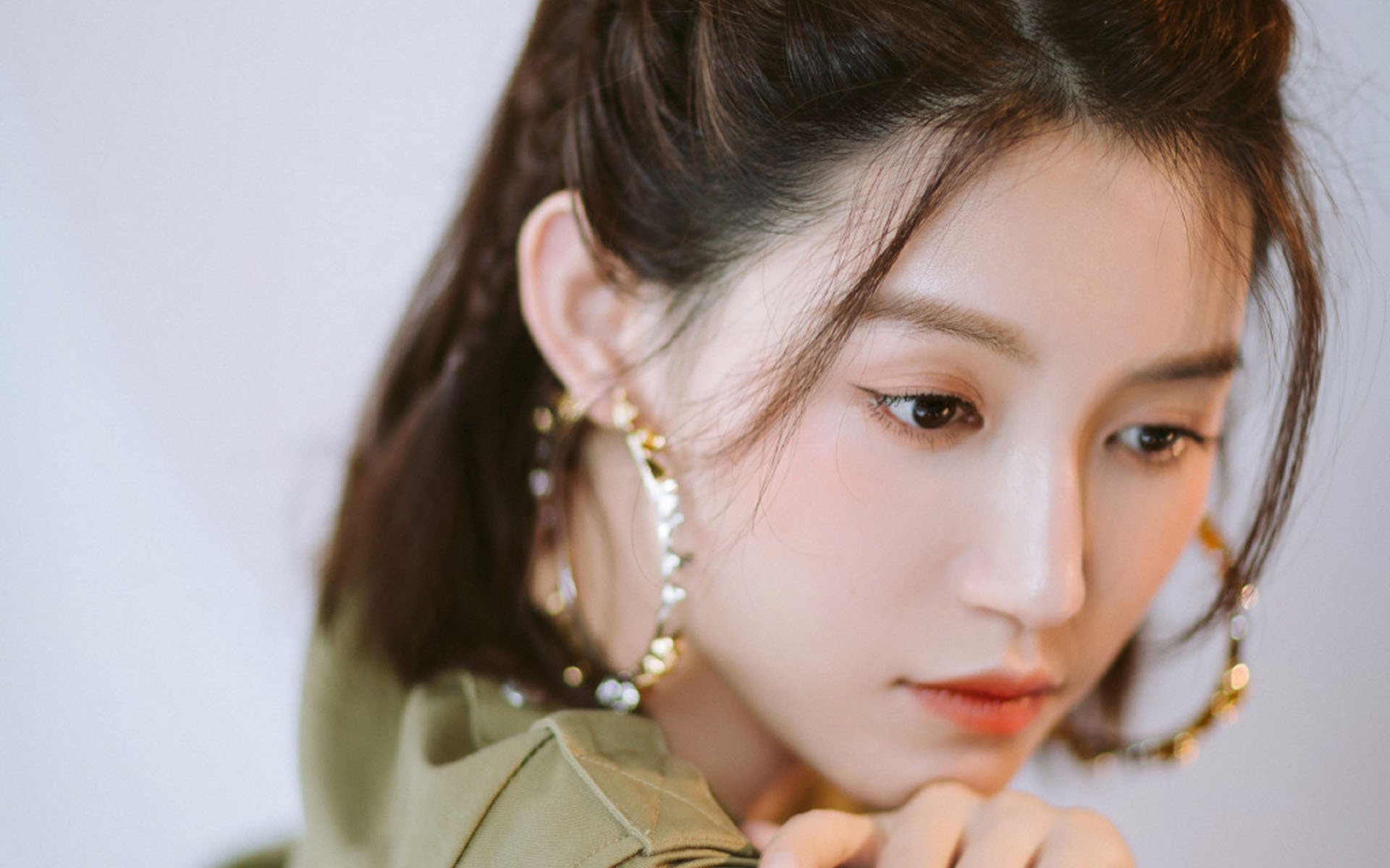 爱游戏娱乐网址-国足启用无人机战术分析设备，无人机跟踪航拍足球