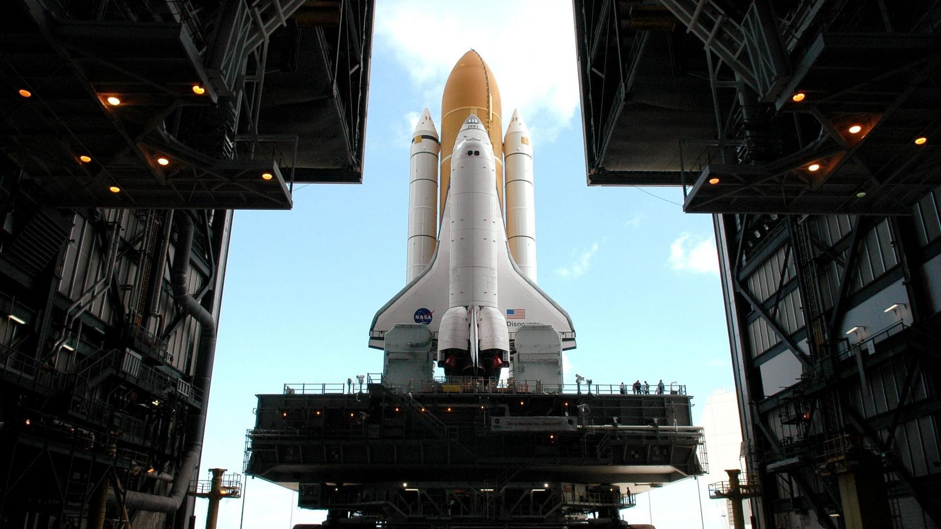 国足启用无人机战术分析设备,无人机跟踪航拍足球