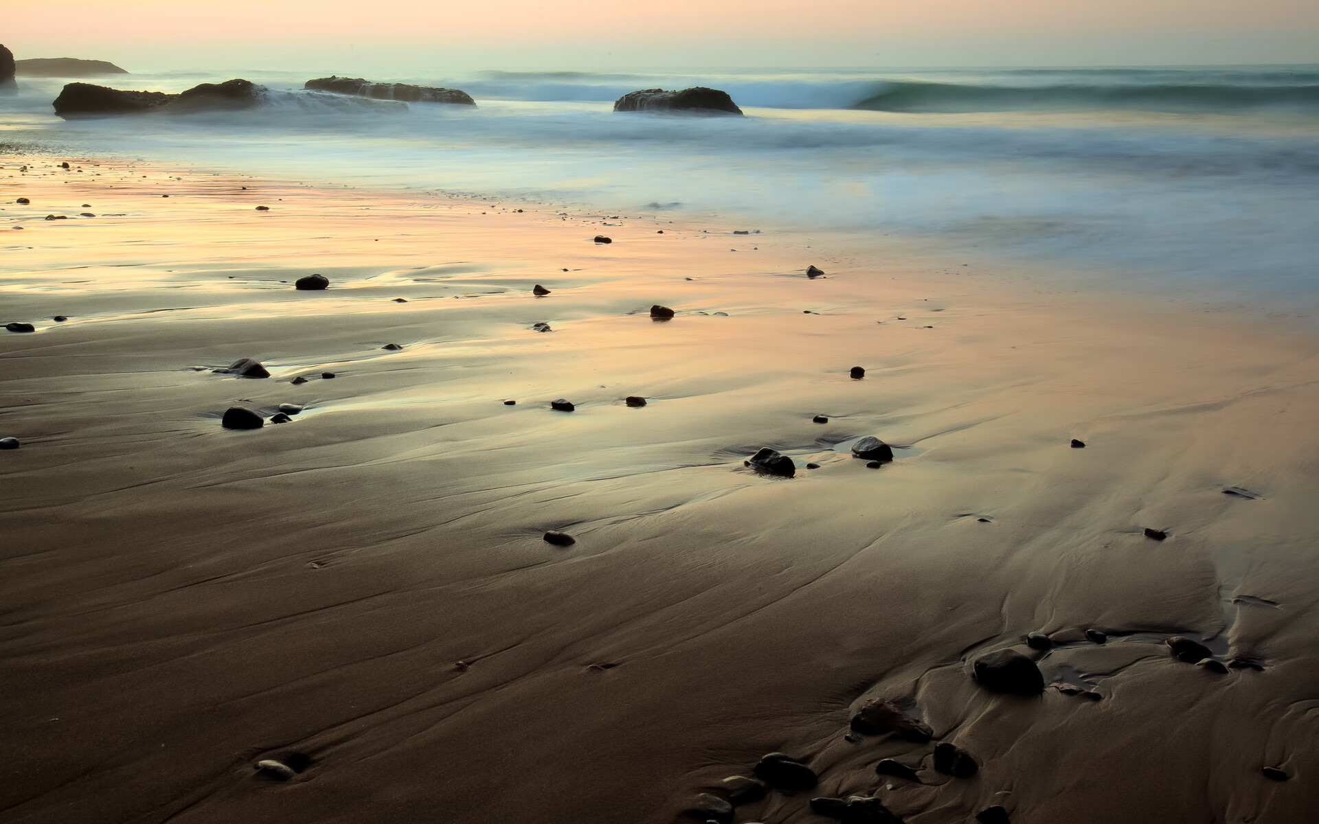 南非羚羊队的快速反击:每一次抢断和反击都如闪电般迅猛,北非大羚羊