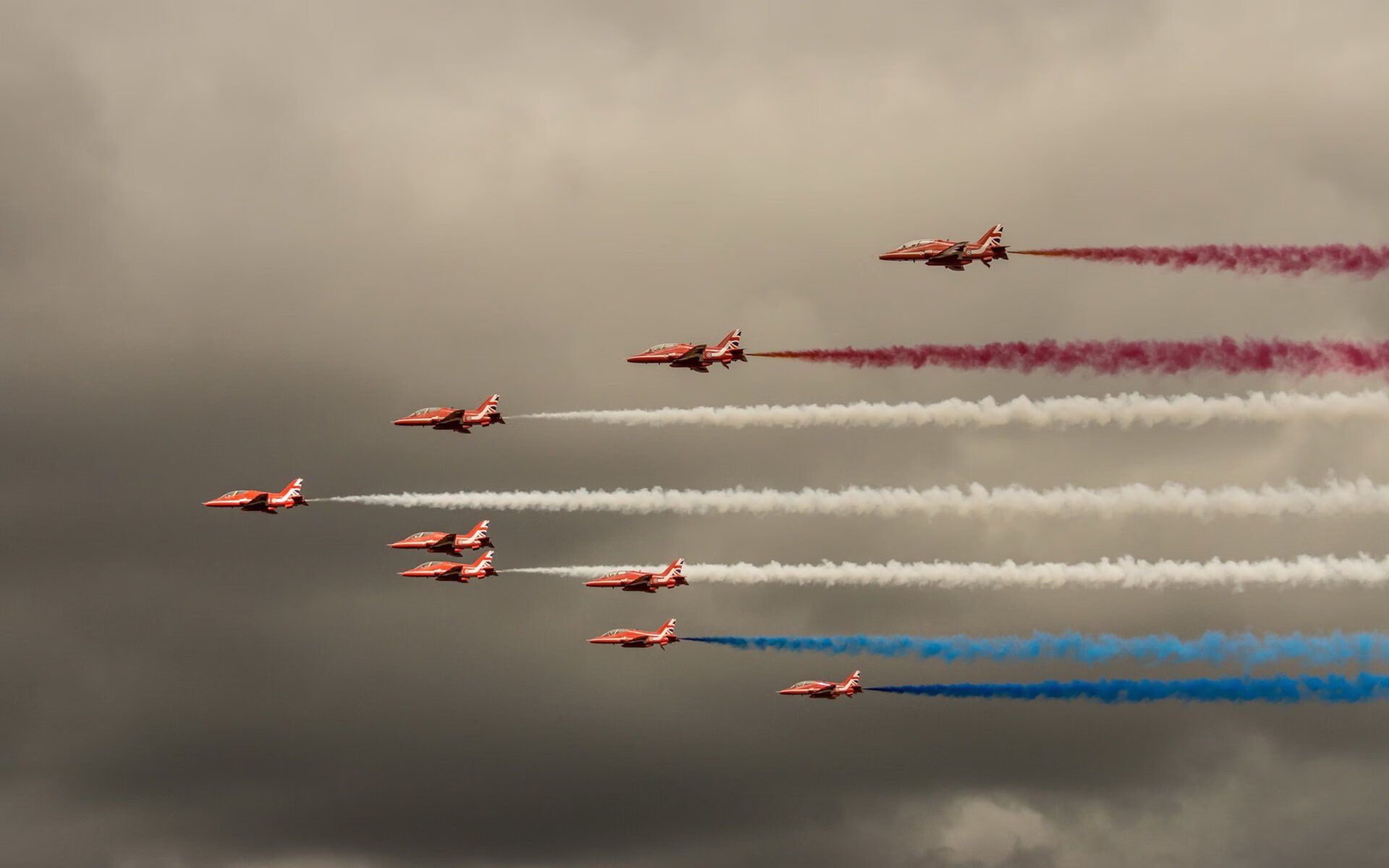 爱游戏娱乐网址-水球比赛突尼斯女将强硬防守，女子水球出线