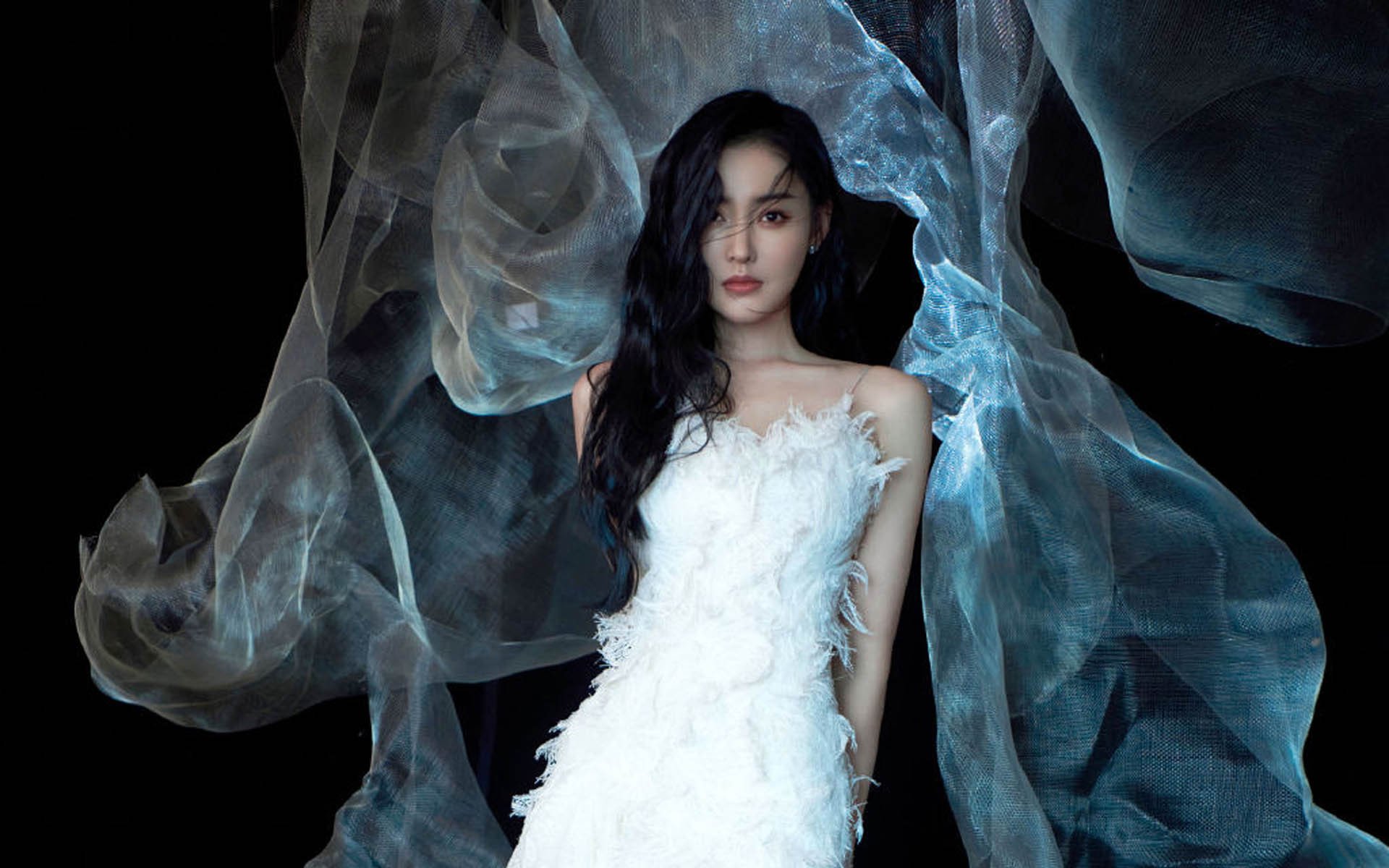 爱游戏在线登录入口-骑士教练安排战术讨论鼓励年轻球员参与，骑士队的教练是谁